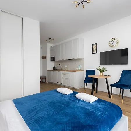 Business Park Blue By Bookinghost Apartman